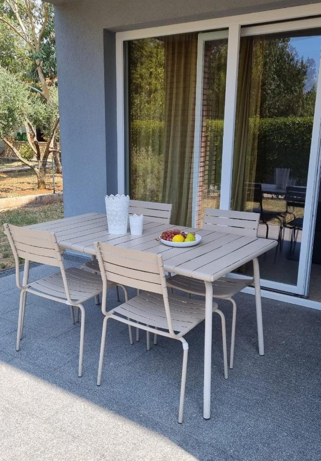 Apartmán Casa Emma With Pool Poreč Exteriér fotografie